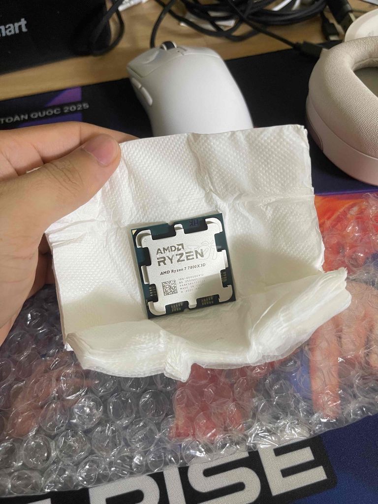 CPU AMD Ryzen 7 7800X3D Mới. Mua bán Linh kiện (RAM, Card...) tại Quận Hà Đông Hà Nội được đăng bởi Trịnh Đức Tân hình 1