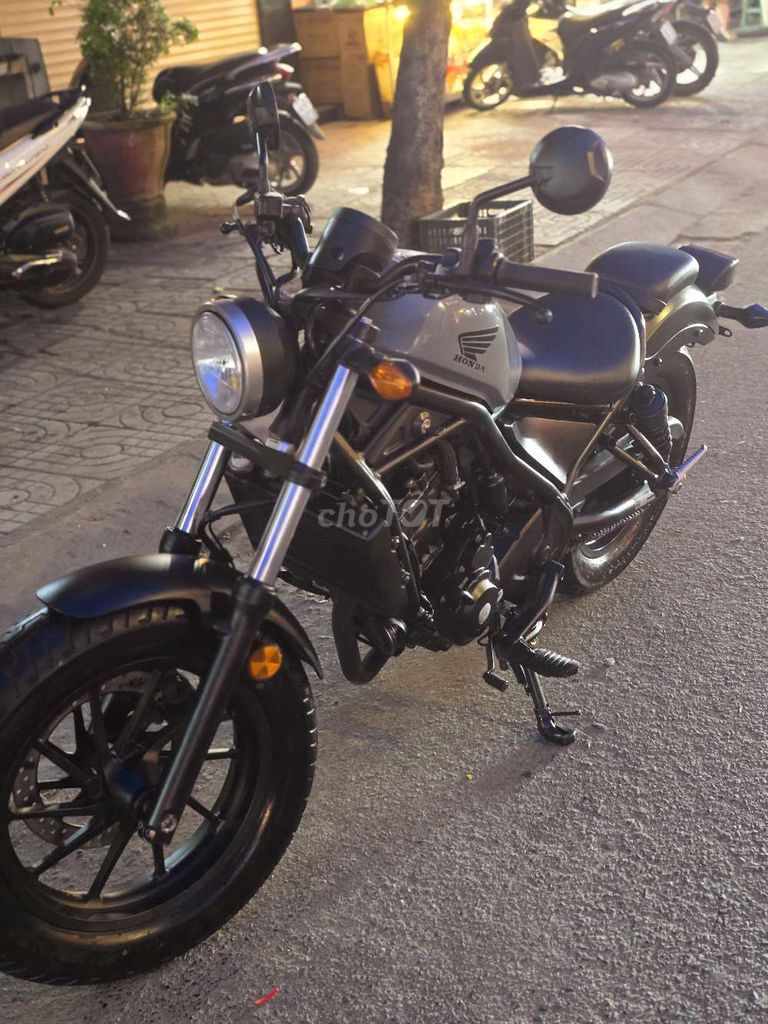 Rebel300 bản màu mới nhất hiện nay.9000km b.số 43. Mua bán Xe máy tại Quận Thanh Khê Đà Nẵng được đăng bởi Quý Moto Cycle 21 điện biên phủ Đà Nẵng hình 5