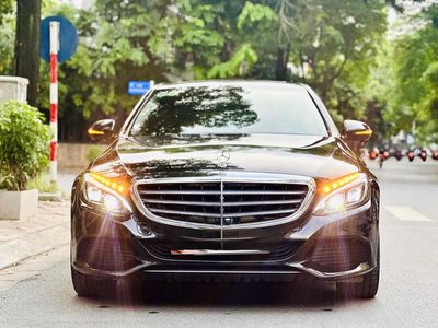 Mercedes C250 Exclusive 2018 màu đen siêu đẹp. Mua bán Ô tô tại Quận Cầu Giấy Hà Nội được đăng bởi Cao Quý