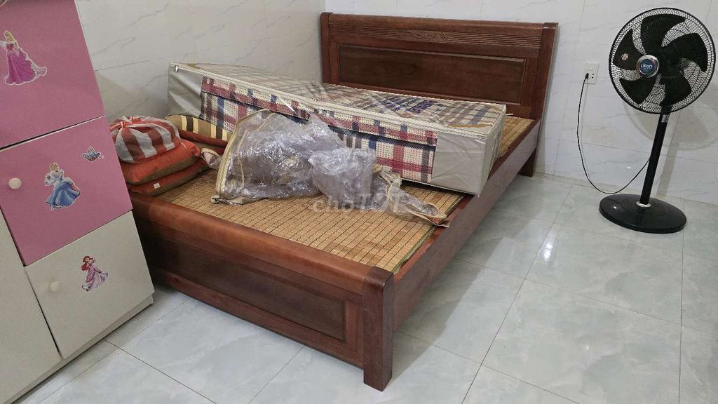 Giường Gỗ Nâu. Mua bán Giường, chăn ga gối nệm tại Thành phố Tam Kỳ Quảng Nam được đăng bởi Minhvi1703 hình 1