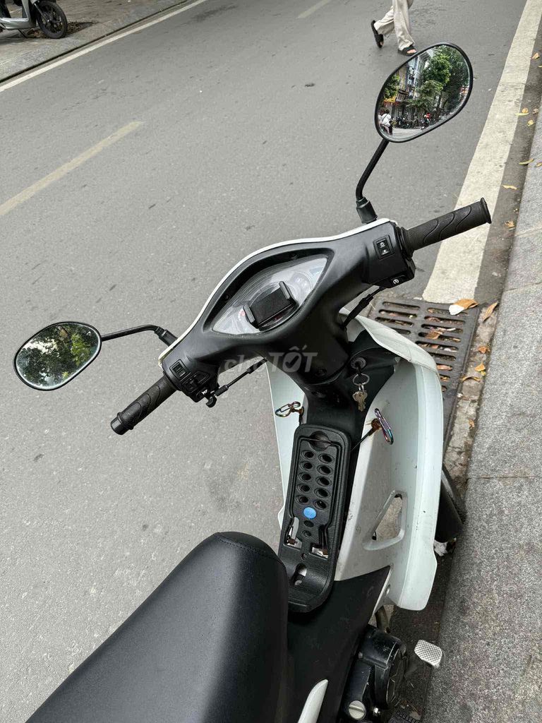 Wave 50cc Việt Thái – xe đi học, đi làm, tiết kiệm. Mua bán Xe máy tại Quận Đống Đa Hà Nội được đăng bởi Thắng Trần hình 4