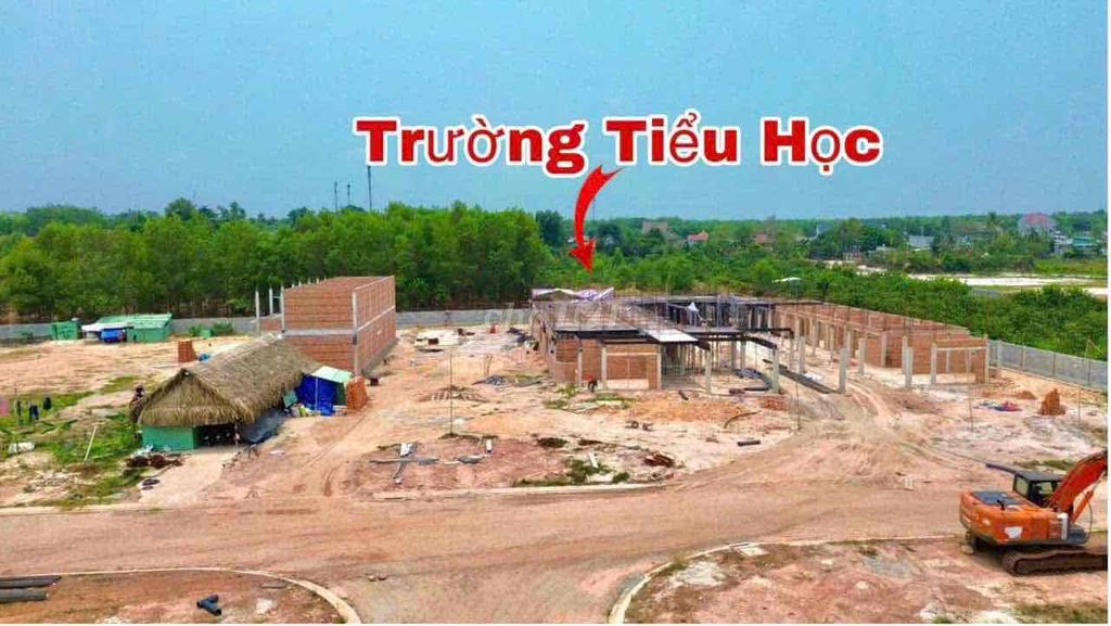 Kẹt tiền bán gấp đất cạnh trung tâm uỷ ban