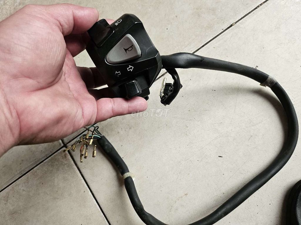 Cùm trái zin theo xe HONDA PCX 160 2024 full dây👍. Mua bán Phụ tùng xe tại Quận 1 Tp Hồ Chí Minh được đăng bởi KIM Merchant hình 5