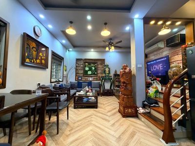 Bán Nhà Cực Đẹp Phố Hoàng Ngân - Thanh Xuân 42m2 x 5 Tầng - Ngõ Ô Tô