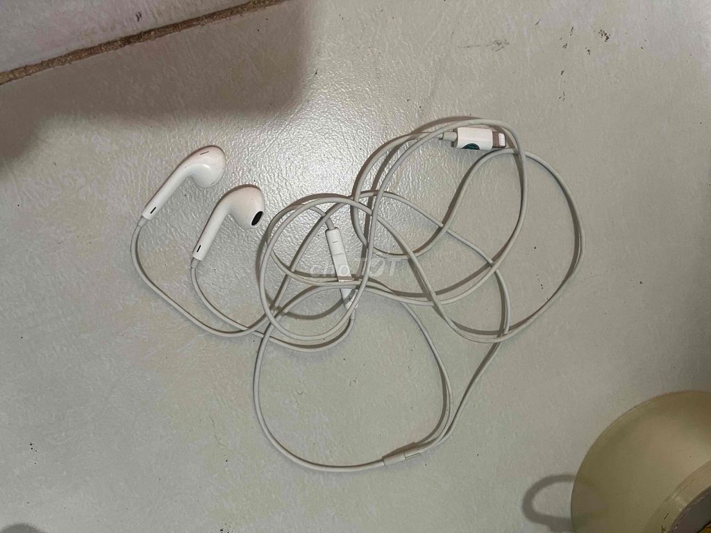 Tai nghe Apple Lightning zin theo máy. Mua bán Tivi, Âm thanh tại Huyện Long Điền Bà Rịa - Vũng Tàu được đăng bởi Gia Cát hình 1