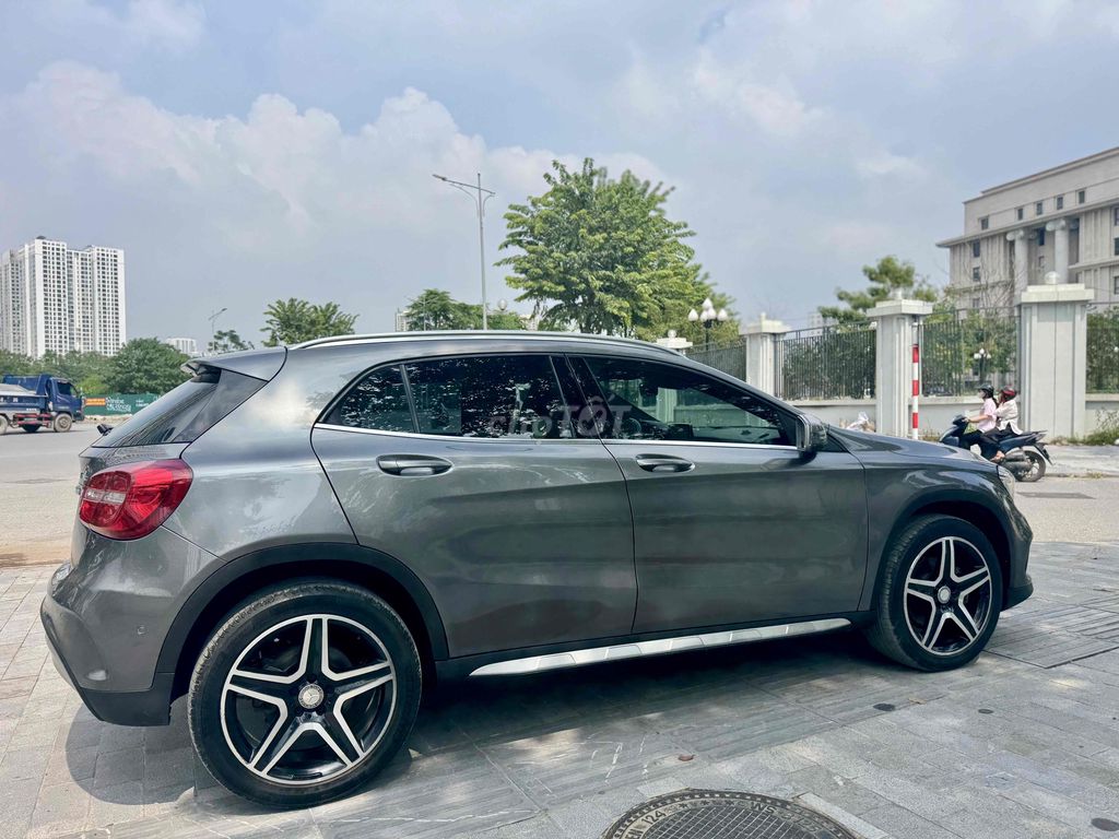 Mercedes GLA250 4Matic 2014-2015 AMG. Mua bán Ô tô tại Quận Thanh Xuân Hà Nội được đăng bởi Nguyễn Quang Đức hình 3