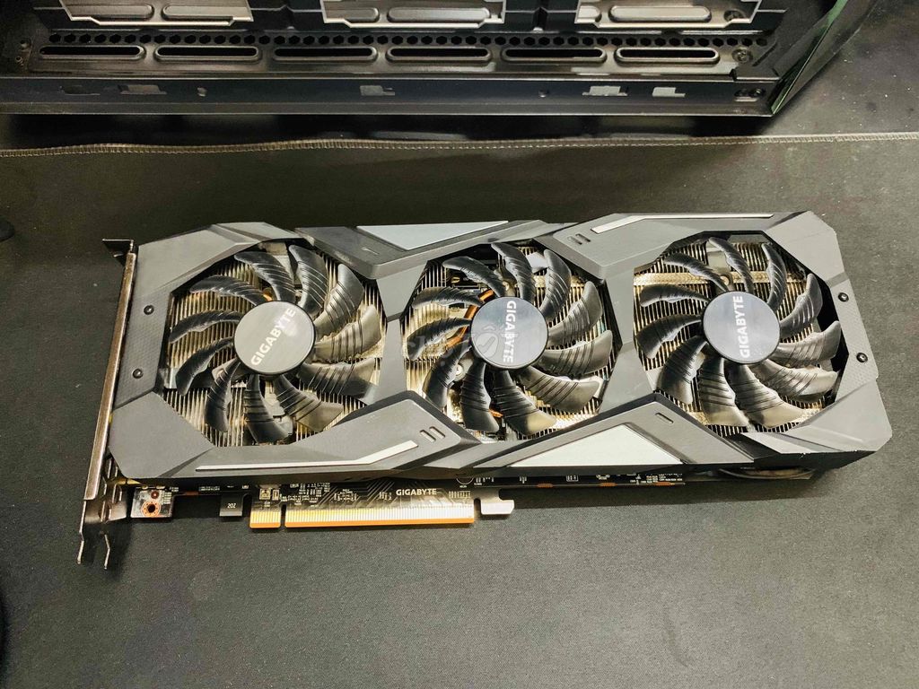 Vga Rx 5600xt gigabyte 6G Oc 3Fan Led