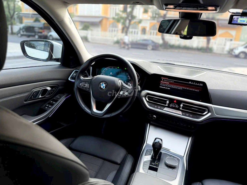 BMW 320i Sport Line 2021 30.000km Trắng. Mua bán Ô tô tại Quận 7 Tp Hồ Chí Minh được đăng bởi cao minh phương  hình 4