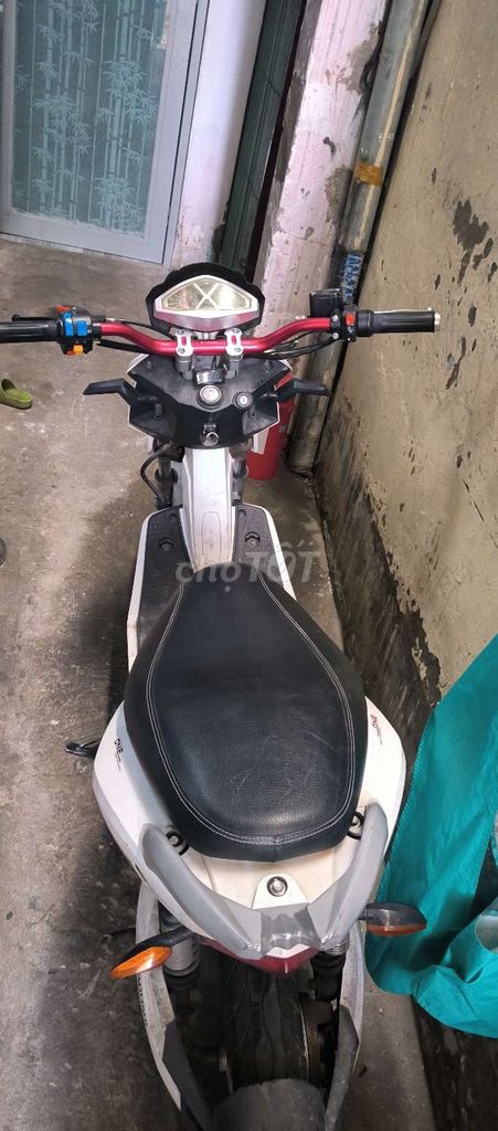 xe điện suzika v8 trắng. Mua bán Xe điện tại Quận 7 Tp Hồ Chí Minh được đăng bởi Anh Di hình 3