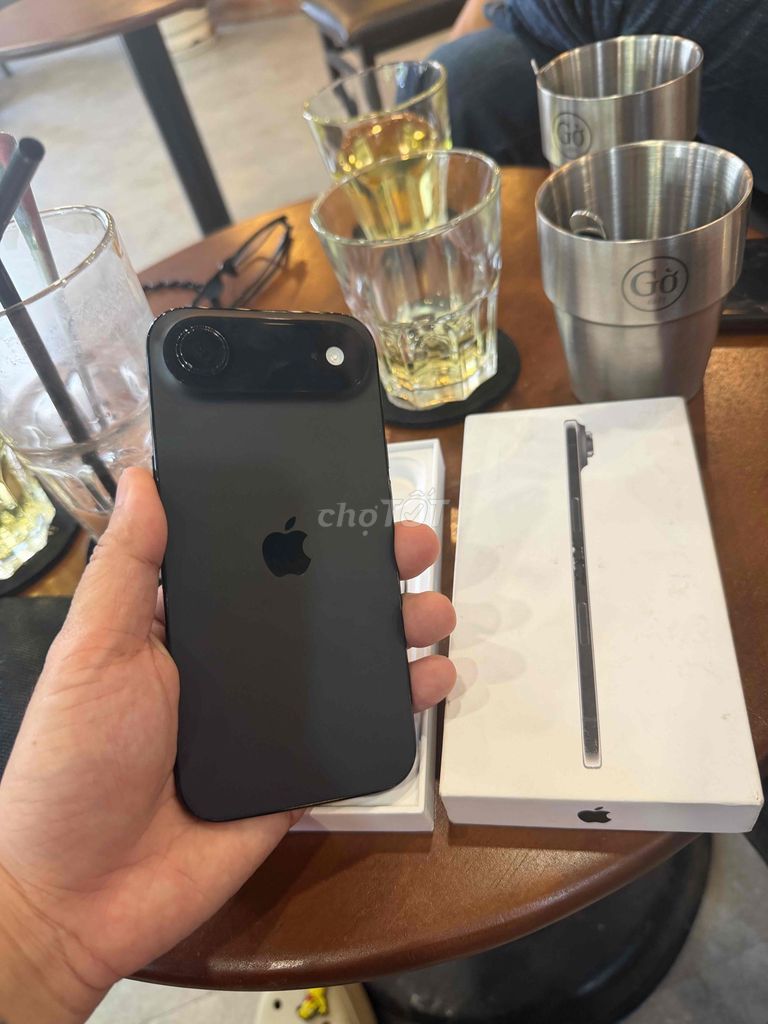 Apple iPhone Air 256GB Đen FPT. Mua bán Điện thoại tại Quận Tân Bình Tp Hồ Chí Minh được đăng bởi Huy hình 1