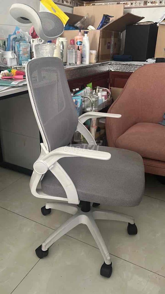 Ghế văn phòng lưới xám có tựa đầu. Mua bán Bàn ghế tại Quận Gò Vấp Tp Hồ Chí Minh được đăng bởi Đào Phú Quốc hình 1