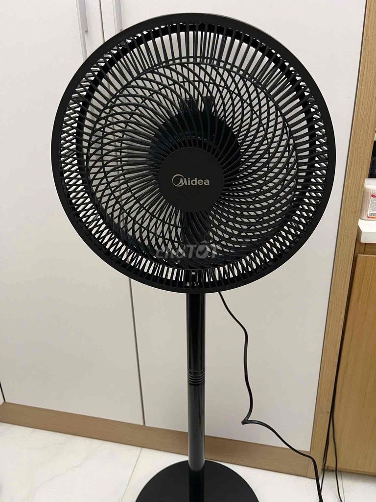 Quạt đứng Midea Đen Mới Fullbox Bao mát siêu êm. Mua bán Quạt tại Huyện Hoài Đức Hà Nội được đăng bởi Huu Truong hình 1