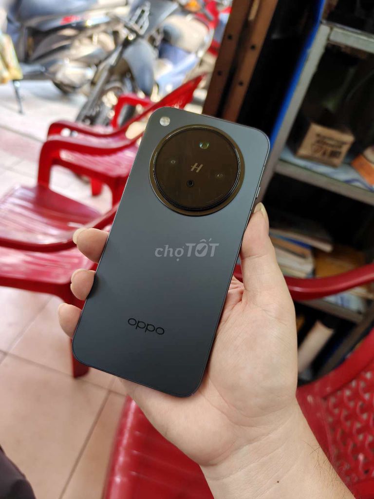 Oppo Find X8(16/256)Đen nhám likenew có gl. Mua bán Điện thoại tại Quận 5 Tp Hồ Chí Minh được đăng bởi Strawberry Táo hình 1