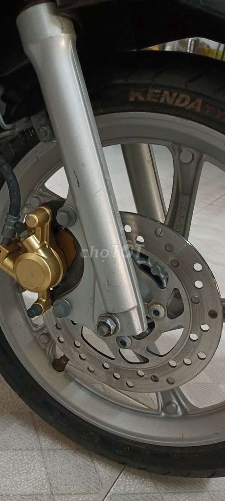 Yamaha Luvias FI Đen vàng đồng. Mua bán Xe máy tại Quận 5 Tp Hồ Chí Minh được đăng bởi THẮNG Q5 hình 3