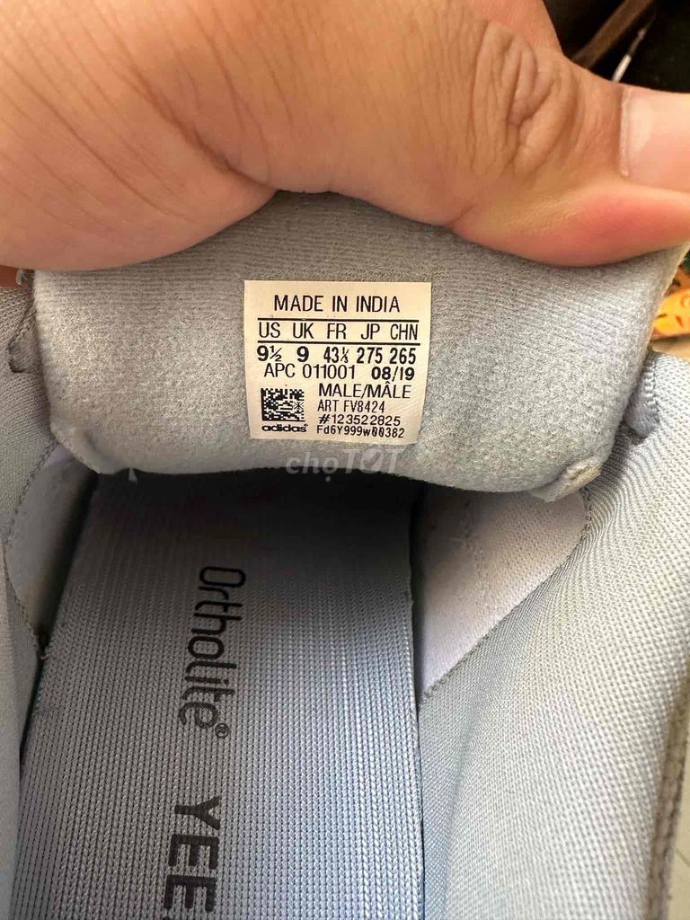 BÁN GIÀY ADIDAS YEEZY BOOST 700 V2 ‘HOSPITAL BLUE’