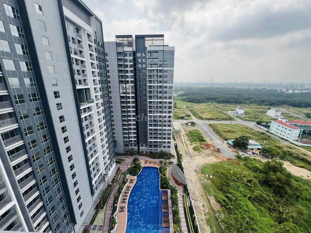 Cho thuê căn hộ Celesta Rise căn góc view hồ bơi 89m2 2PN 13tr