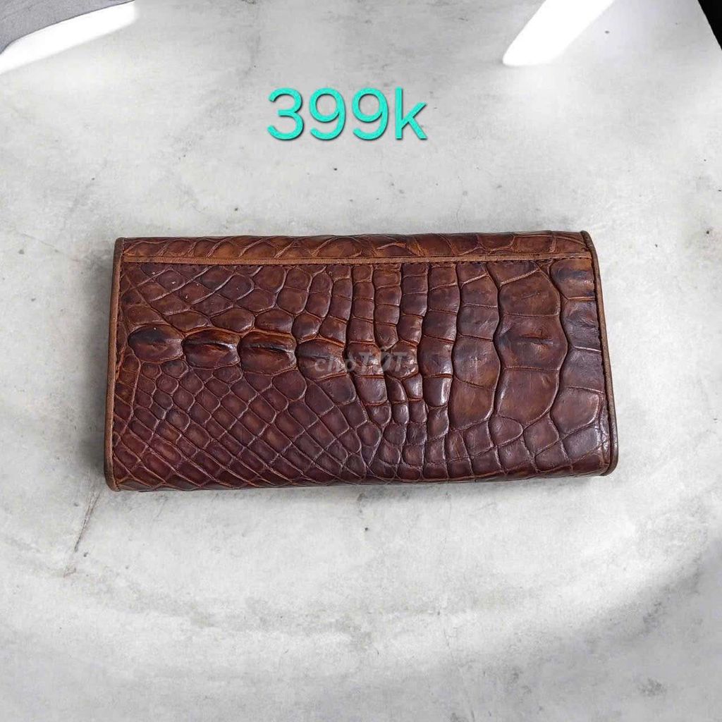 ví nữ da cá sấu màu nâu. Mua bán Phụ kiện thời trang khác tại Quận Bình Tân Tp Hồ Chí Minh được đăng bởi Trúc Phan hình 1
