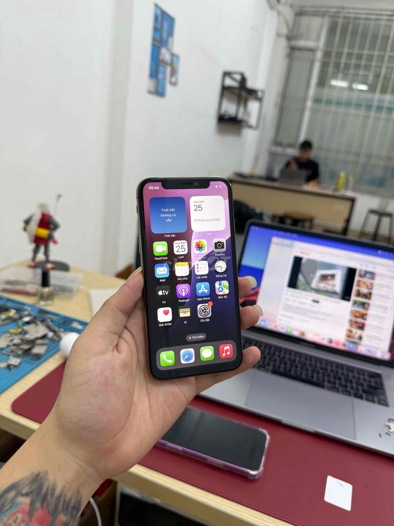 Apple iPhone Xs 64GB Vàng QTE hình thức ok đẹp. Mua bán Điện thoại tại Quận Đống Đa Hà Nội được đăng bởi Hà Nội Mobile Bao Duyệt Nợ Xấu hình 1