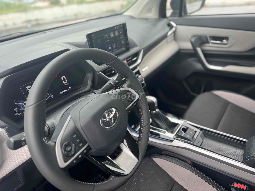 Toyota Veloz Cross 2022 Top 1.5 CVT 9500 km. Mua bán Ô tô tại Quận Cẩm Lệ Đà Nẵng được đăng bởi Anh Tân hình 9