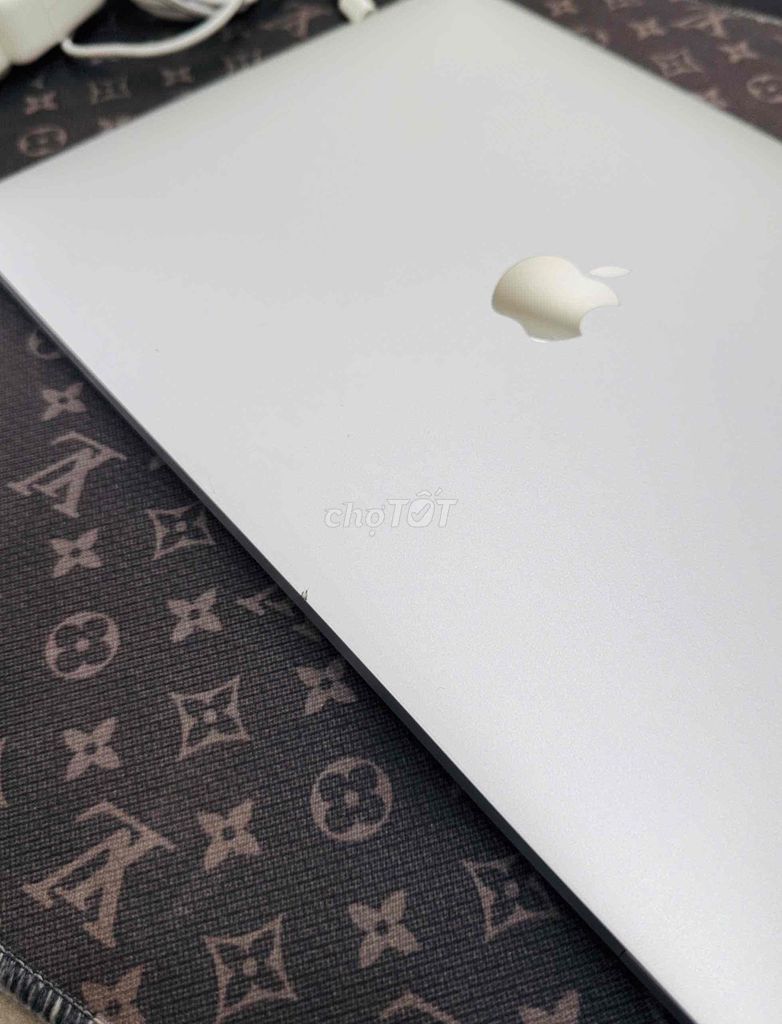 Apple MacBook Air M1 8GB/256GB Bạc. Mua bán Laptop tại Quận 1 Tp Hồ Chí Minh được đăng bởi Minh Quang ThePhoneStore  hình 1