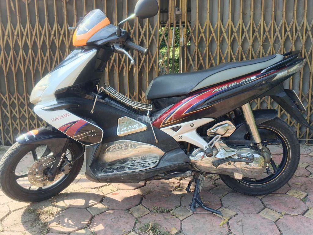Honda Airblade Đen Trắng Đỏ ở hà nội. Mua bán Xe máy tại Huyện Sóc Sơn Hà Nội được đăng bởi phuong hình 5