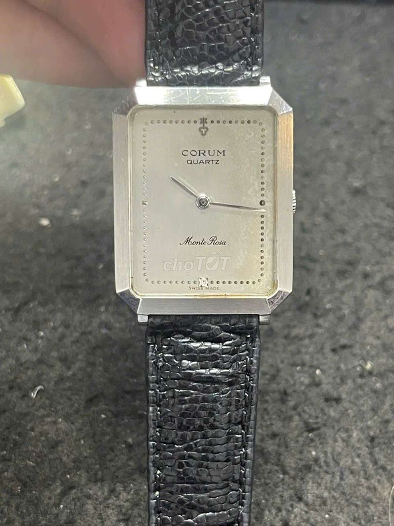 Đồng Hồ Corum Pin Thụy Sĩ size 26x38mm