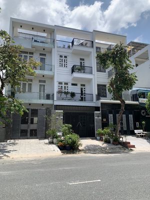 Đất phú mỹ quận 7. đường 20m - giá 90tr-110tr/m2 - 100m-240m SHR. Mua bán đất tại Quận 7 Tp Hồ Chí Minh được đăng bởi Phạm Văn Bắc