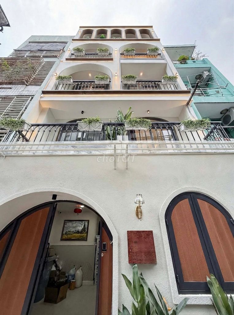Bán gấp Tòa Airbnb gần Metro 2 - CMT8 Quận 10 - 5 Tầng 8PN - Giá tốt