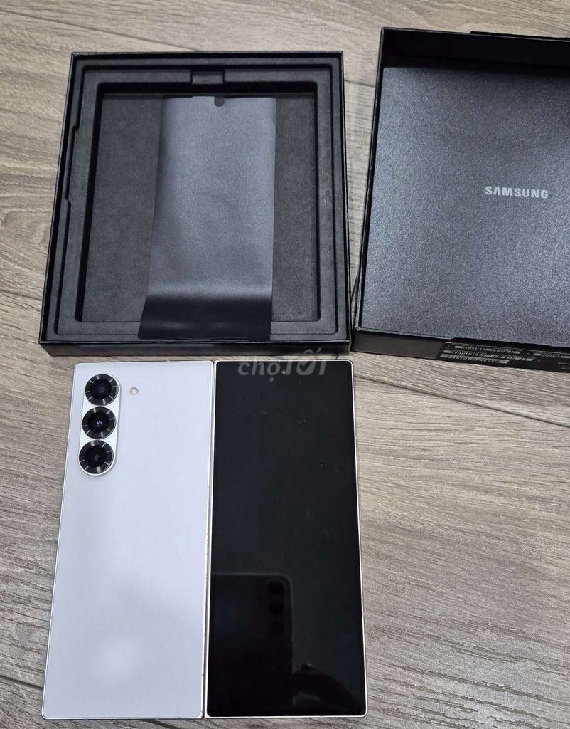 Chính hãng Samsung Z Fold 6 Trắng, SSVN. Mua bán Điện thoại tại Quận 6 Tp Hồ Chí Minh được đăng bởi Le Minh hình 1