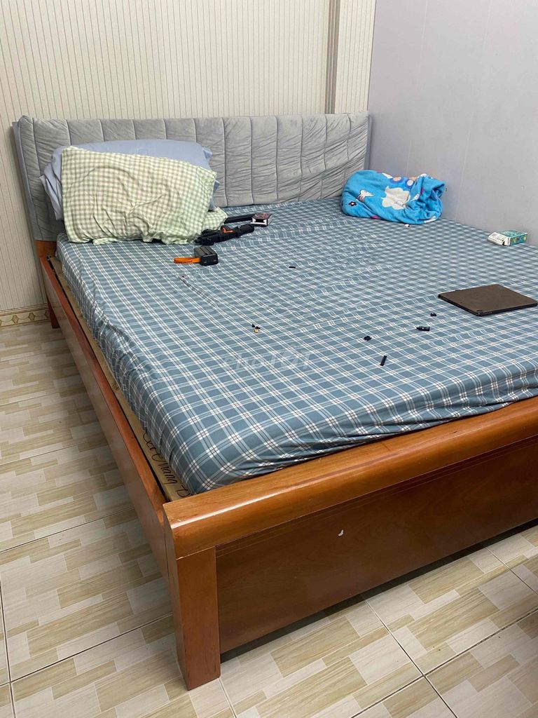 Giường Thắng Lợi Gỗ Cao su 1m8x2m Nâu. Mua bán Giường, chăn ga gối nệm tại Quận Ngũ Hành Sơn Đà Nẵng được đăng bởi nguyễn thị hằng trang hình 1