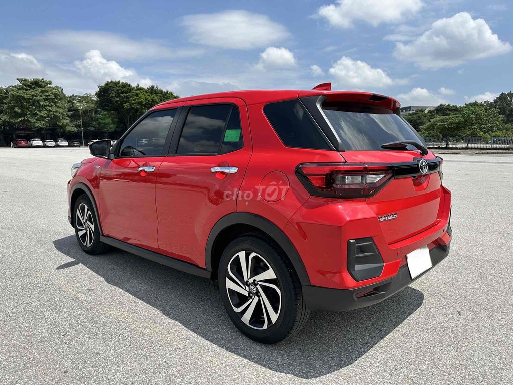 Toyota Raize 1.0 Turbo 2024 Красный