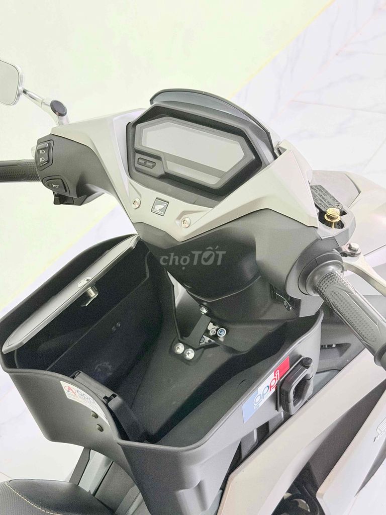 Honda Winner X V3 Bạc Odo 15.000km. Mua bán Xe máy tại Thành phố Vĩnh Long Vĩnh Long được đăng bởi Dương Nguyễn hình 4