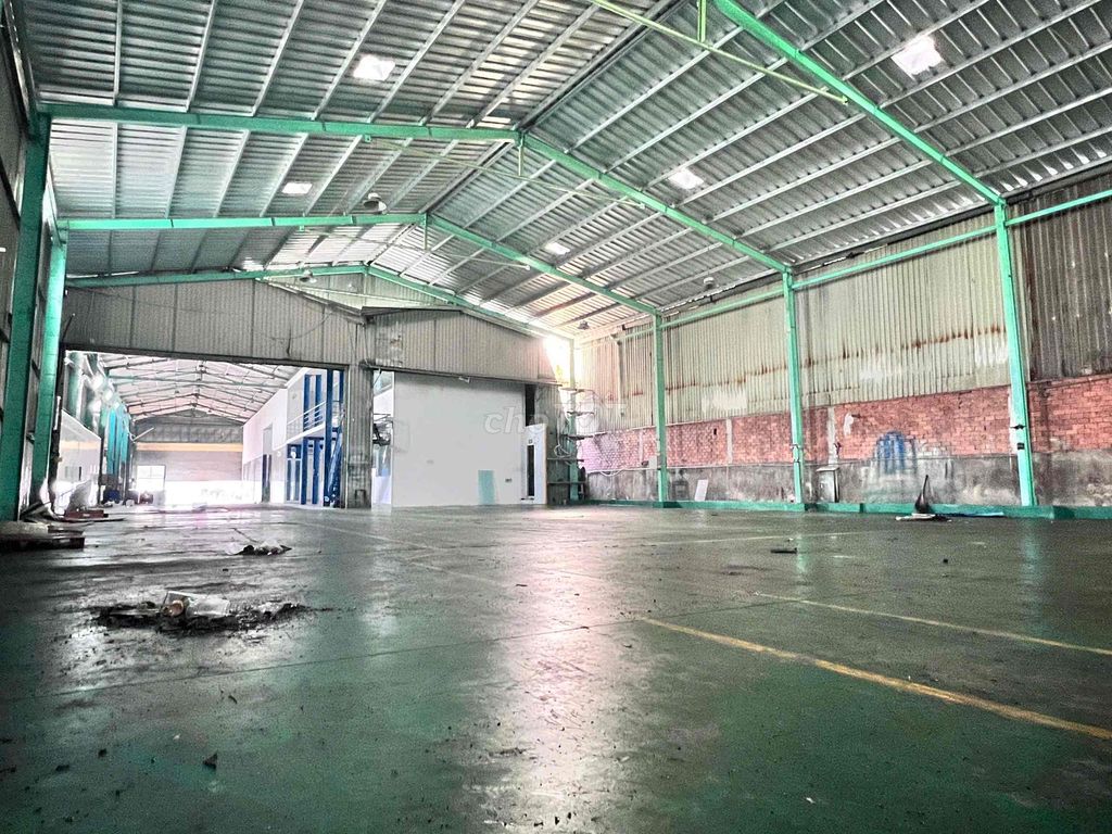 MẶT TIỀN KHO XƯỞNG ( 1,200m2 ) QL1A