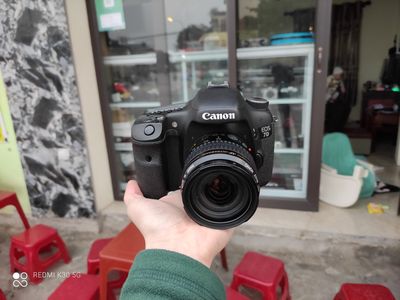 Máy ảnh Canon 7D kèm ống kính 35-135mm