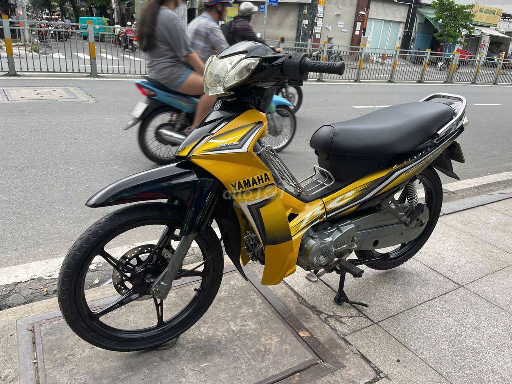 Yamaha Sirius RC 2015 черно-желтый б/у