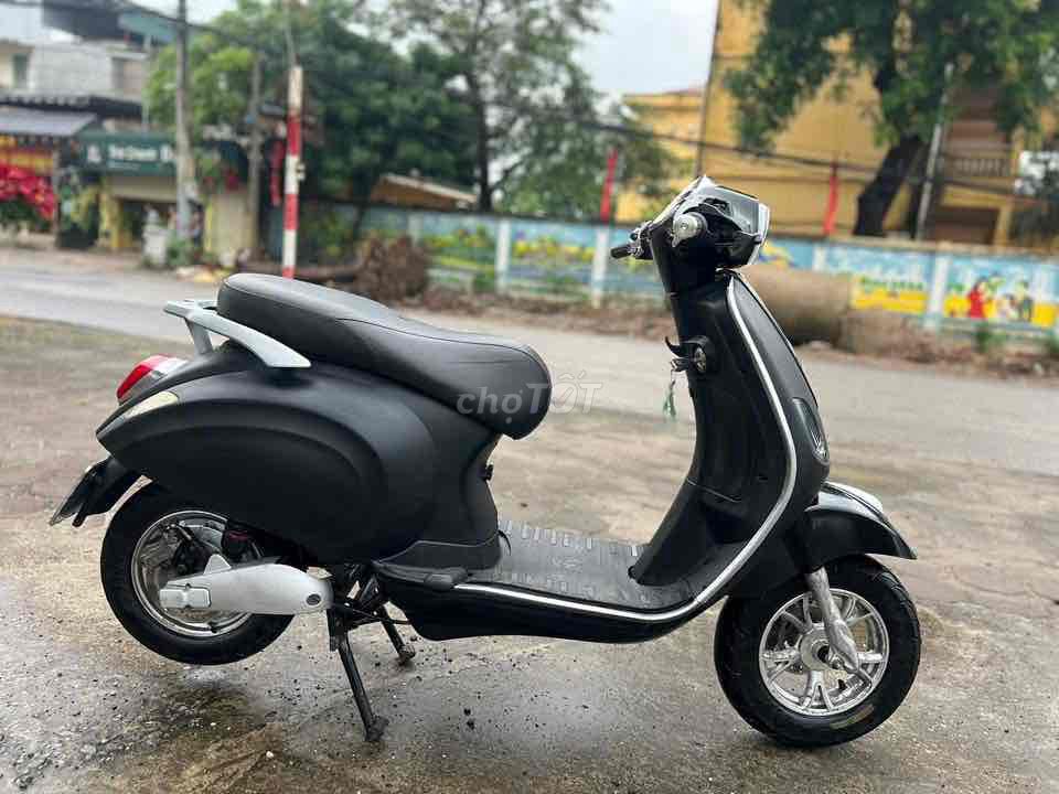 Электроскутер Dibao Vespa с квадратной фарой, черный