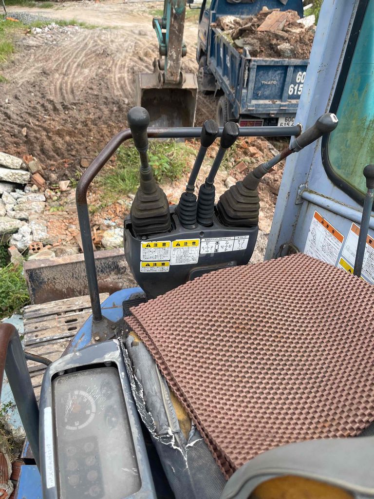 cần bán gấp xe cuốc 0,25 đang sd bình thường. Mua bán Phương tiện khác tại Huyện Long Thành Đồng Nai được đăng bởi hưng hình 2