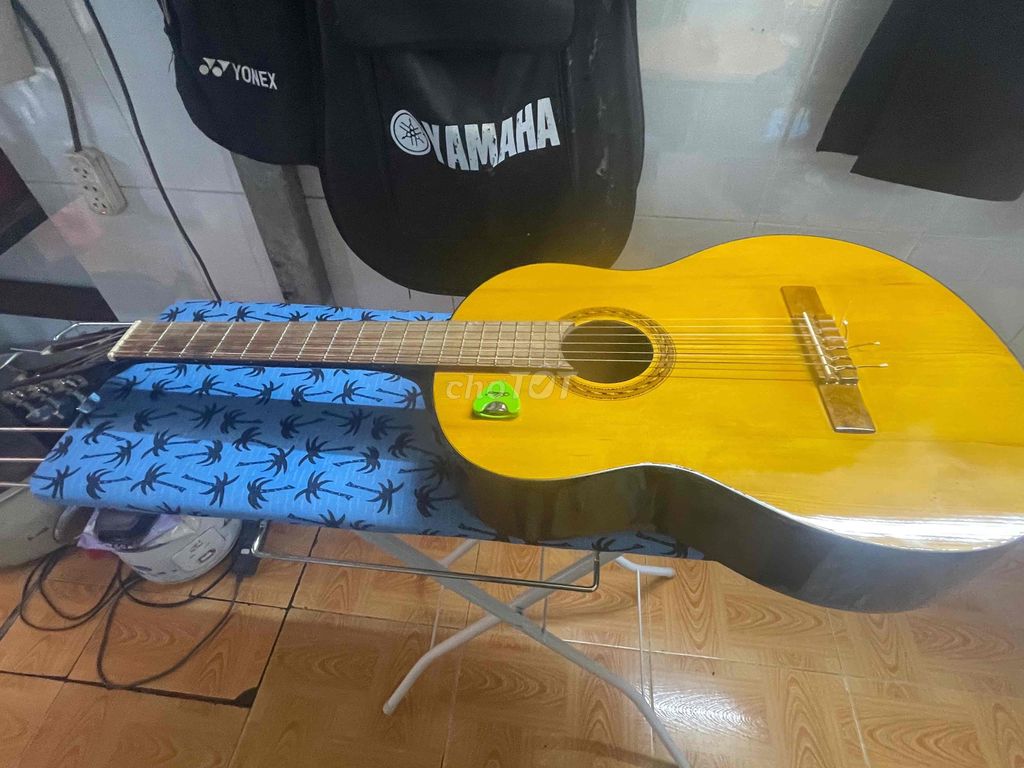 Đàn guitar classic