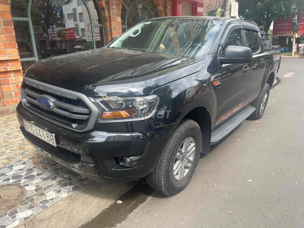 Ford ranger sx 2020 số tự động . 1 cầu xe đẹp