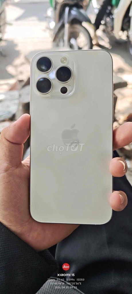 Apple iPhone 15 Pro Max 256GB Titan. Mua bán Điện thoại tại Thành phố Hồng Ngự Đồng Tháp được đăng bởi Nguyen Xuyen hình 1