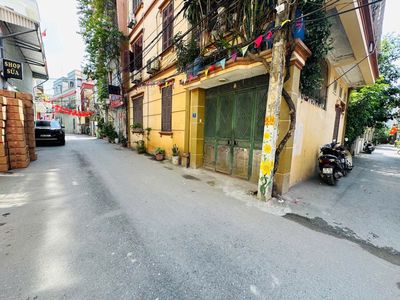 38m2 NHÀ DÂN XÂY TRẠM TRÔI, Ô TÔ ĐỖ CỬA, THOÁNG TRƯỚC SAU