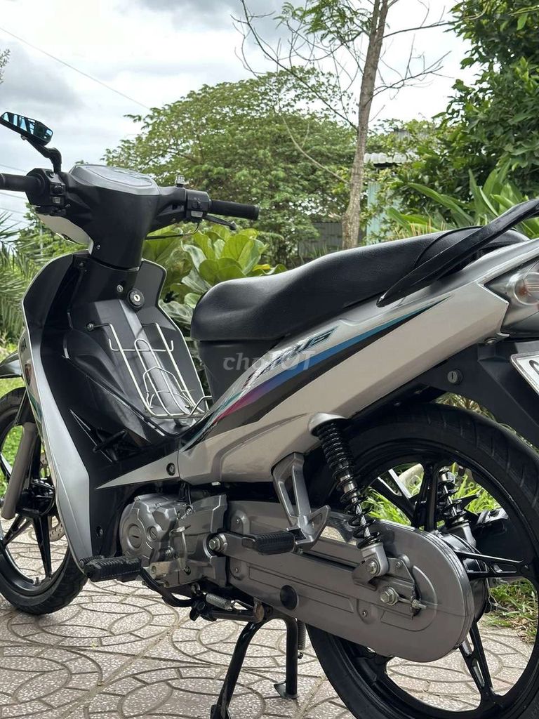 Sirius phiên bản đặt biệt 20 năm. Mua bán Xe máy tại Huyện Bình Tân Vĩnh Long được đăng bởi Hoàng Lăng Le hình 3