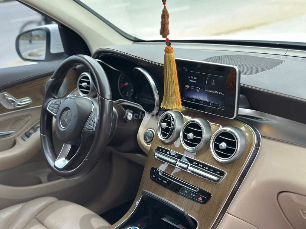 Mercedes Benz GLC250 4MATIC 2018. Mua bán Ô tô tại Quận Thanh Xuân Hà Nội được đăng bởi Nguyễn Tuấn Hoàng hình 8