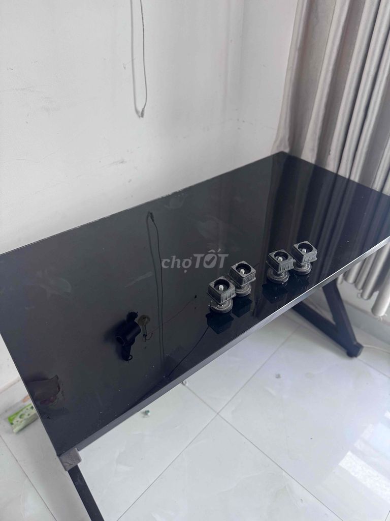 thanh lý bàn gaming cường lực 1m2. Mua bán Bàn ghế tại Quận Phú Nhuận Tp Hồ Chí Minh được đăng bởi Hoàng Thanh hình 1