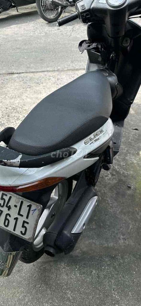 Honda Click Trắng BSSG chính chủ 2010. Mua bán Xe máy tại Quận 7 Tp Hồ Chí Minh được đăng bởi Đạt Béo hình 2