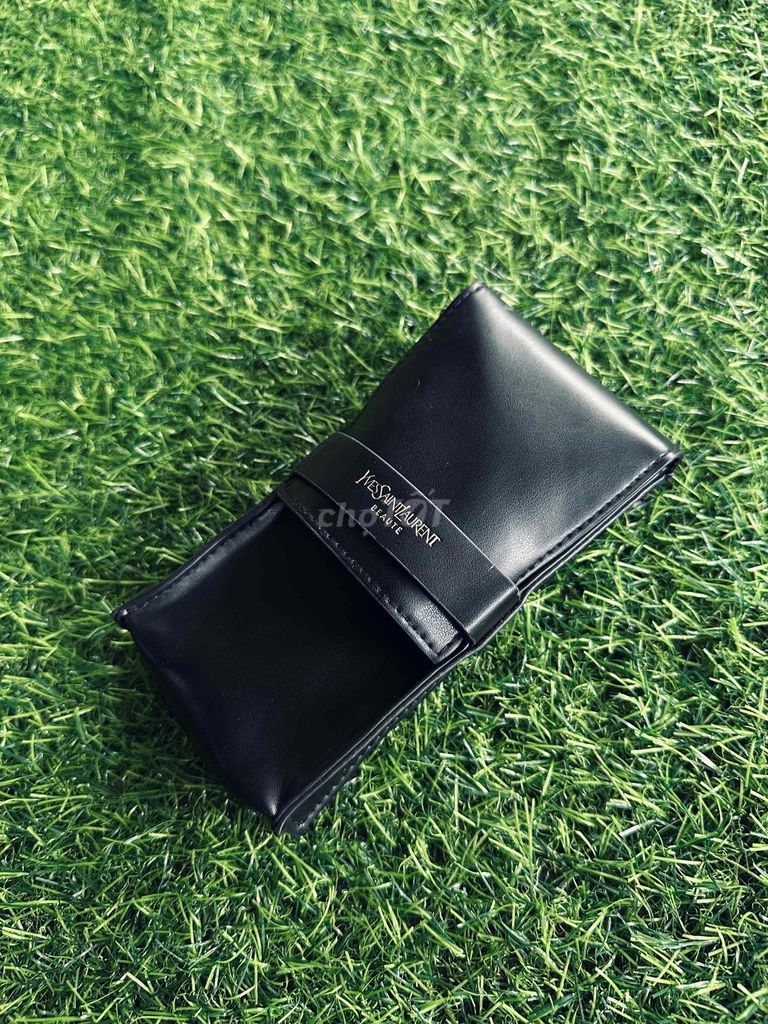 Túi đựng mỹ phẩm YSL chính hãng. Mua bán Túi xách tại Thành phố Mỹ Tho Tiền Giang được đăng bởi Đọc phần giới thiệu giúp mình nhé hình 1