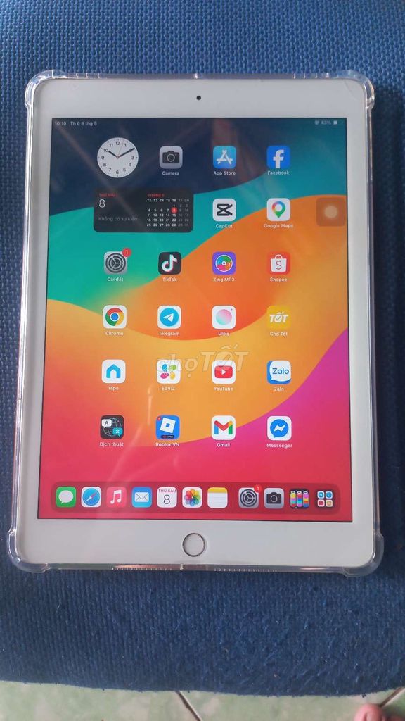 Apple iPad Gen 6 32GB Vàng. Mua bán Máy tính bảng tại Thành phố Thủ Dầu Một Bình Dương được đăng bởi Baxuka hình 1
