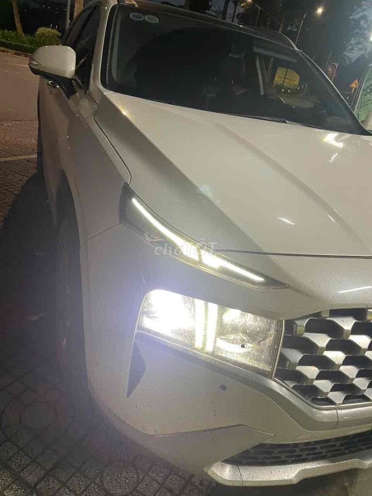 Hyundai Santa Fe 2021 Cao cấp 2.2L HTRAC. Mua bán Ô tô tại Quận Thanh Xuân Hà Nội được đăng bởi ĐÀM HÙNG CAR  hình 2