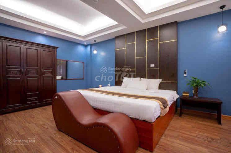 Cho thuê khách sạn mặt phố Bùi Thị Xuân, 23 phòng