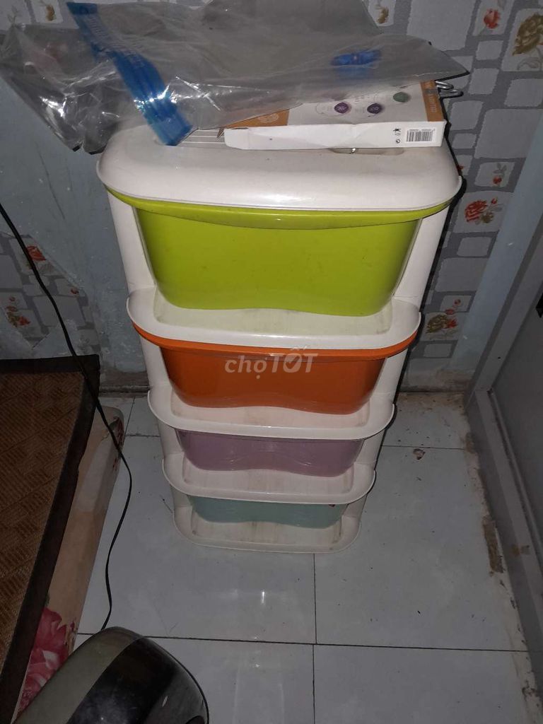 Ban tủ quần áo